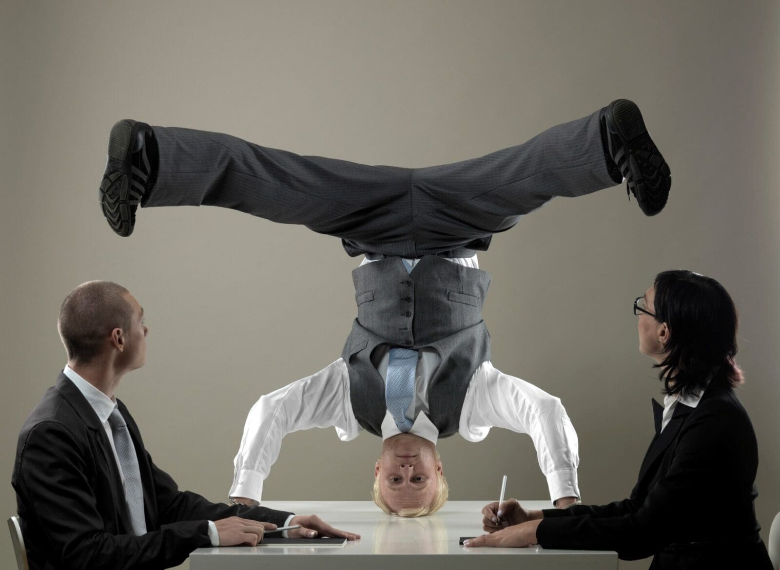 Jak praktyka ashtanga jogi wpływa na życie zawodowe