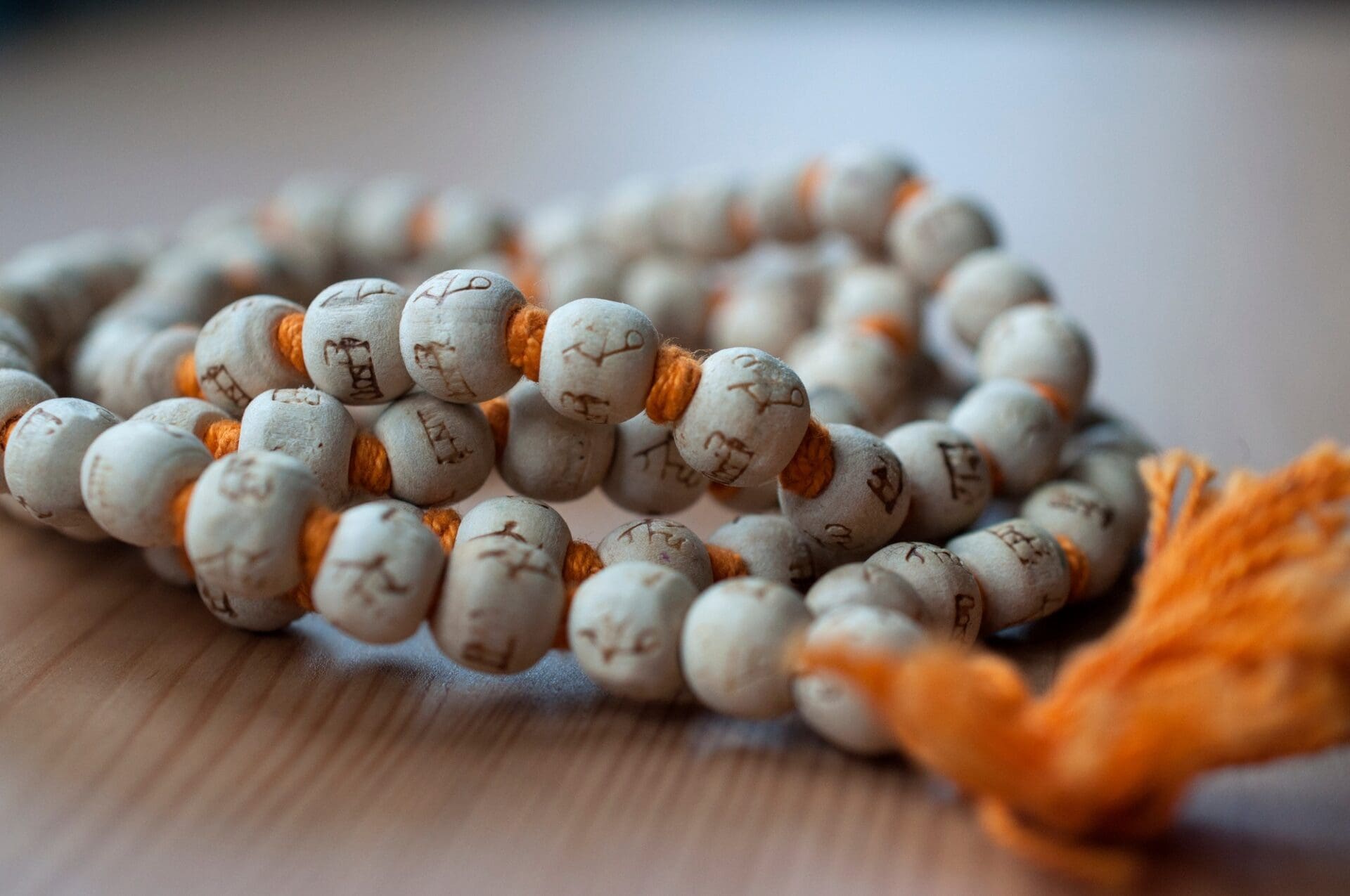 10 Niyam: osobiste obserwacje, które pogłębią twoją praktykę jogi